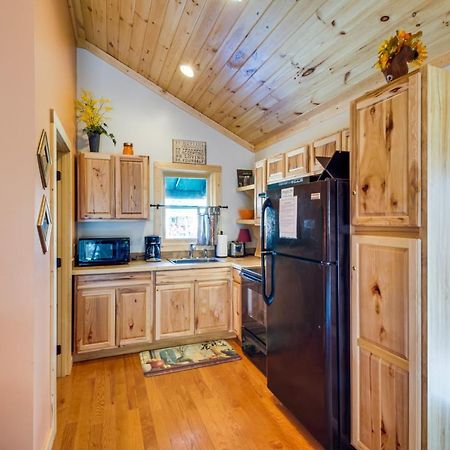 Superb Bryson City Studio Cabin With Hot Tub And Patio! Exterior photo