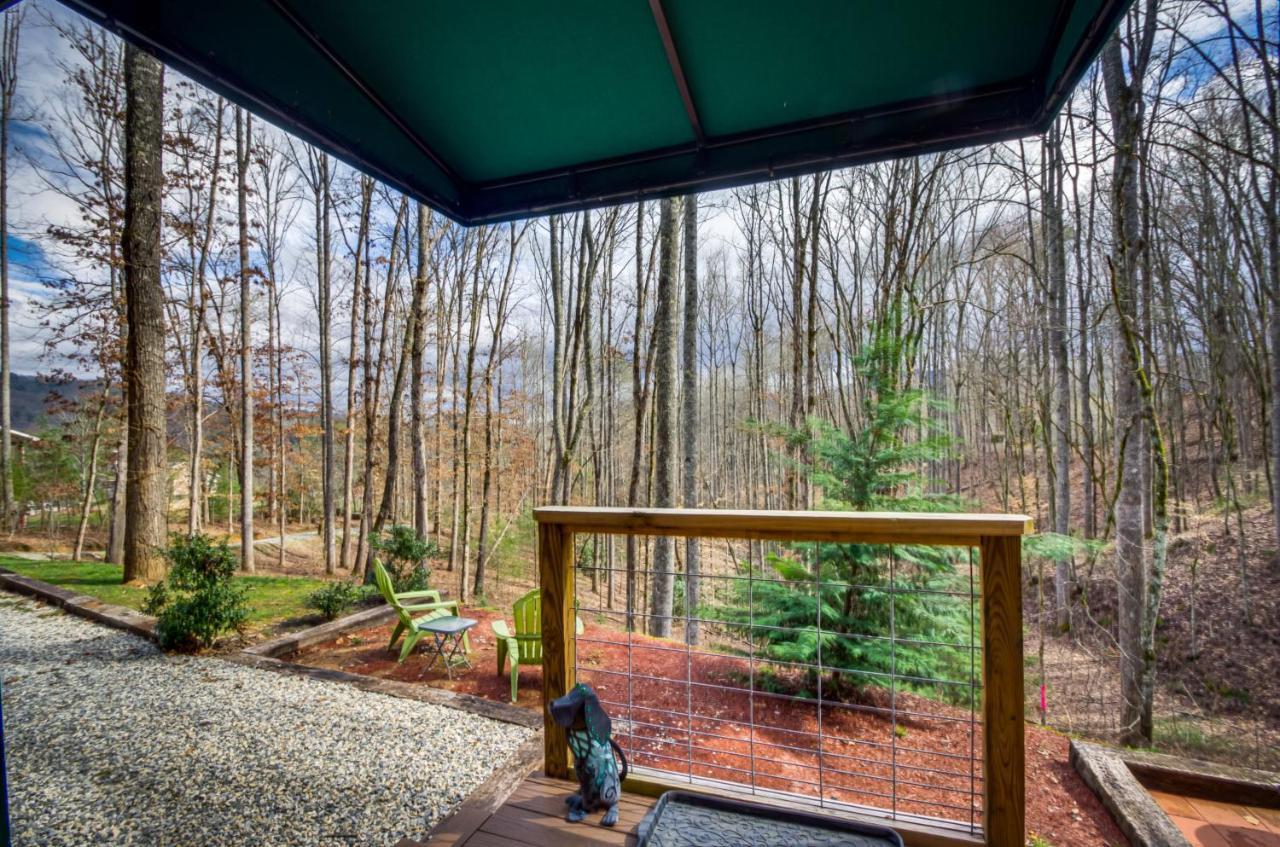 Superb Bryson City Studio Cabin With Hot Tub And Patio! Exterior photo