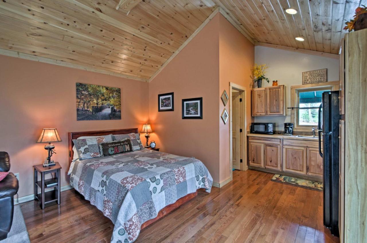 Superb Bryson City Studio Cabin With Hot Tub And Patio! Exterior photo